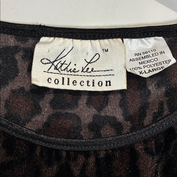 Kathie Lee Collection Vintage Velour Brown Leopard Top - Picture 2 of 7